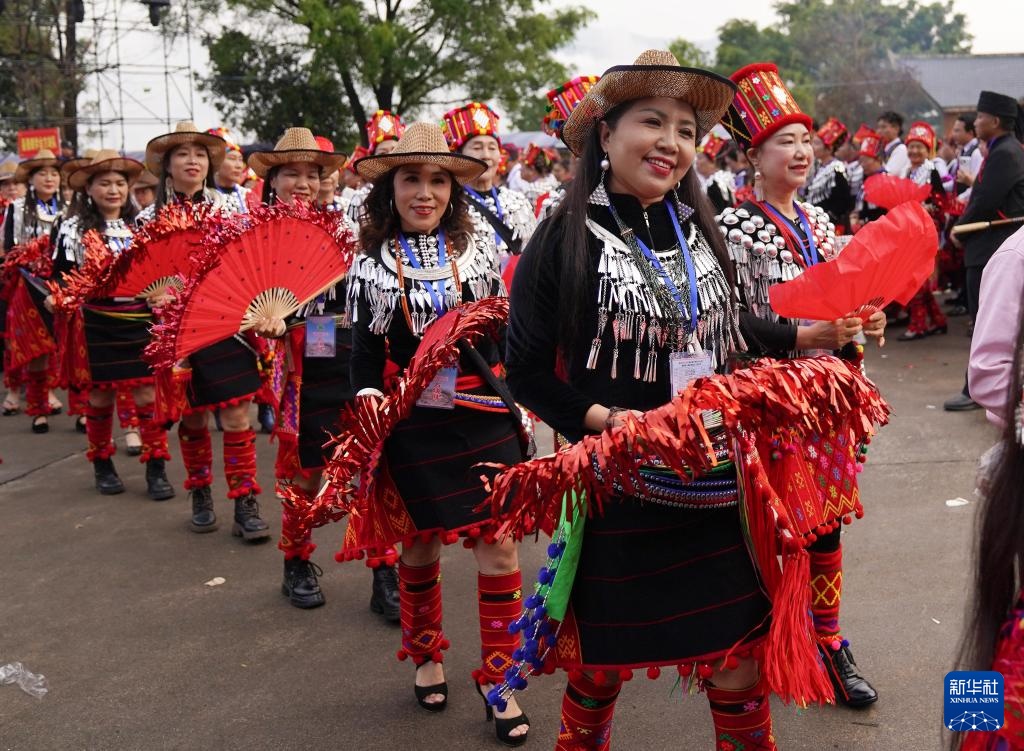 云南盈江:目瑙纵歌共起舞 云南盈江:目瑙纵歌共起舞