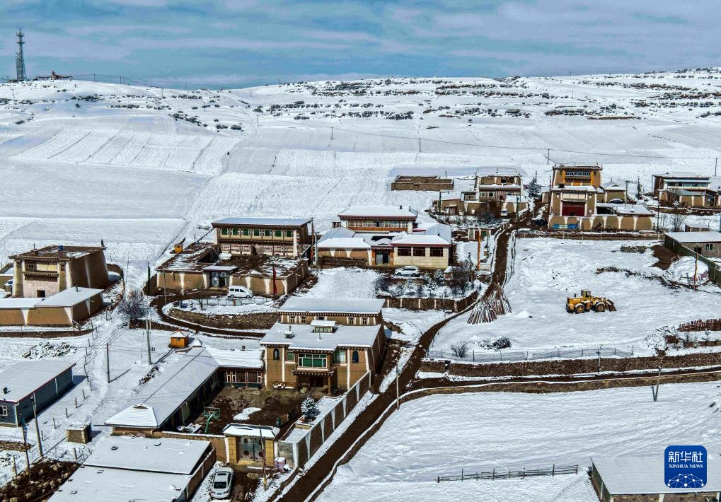 四川阿坝：春雪润高原