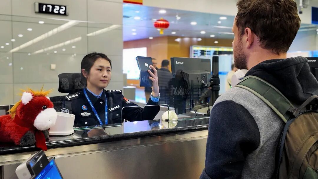 突破2.7万人次!上海口岸昨天创单日入境外籍人员数量历史新高 突破2.7万人次!上海口岸昨天创单日入境外籍人员数量历史新高