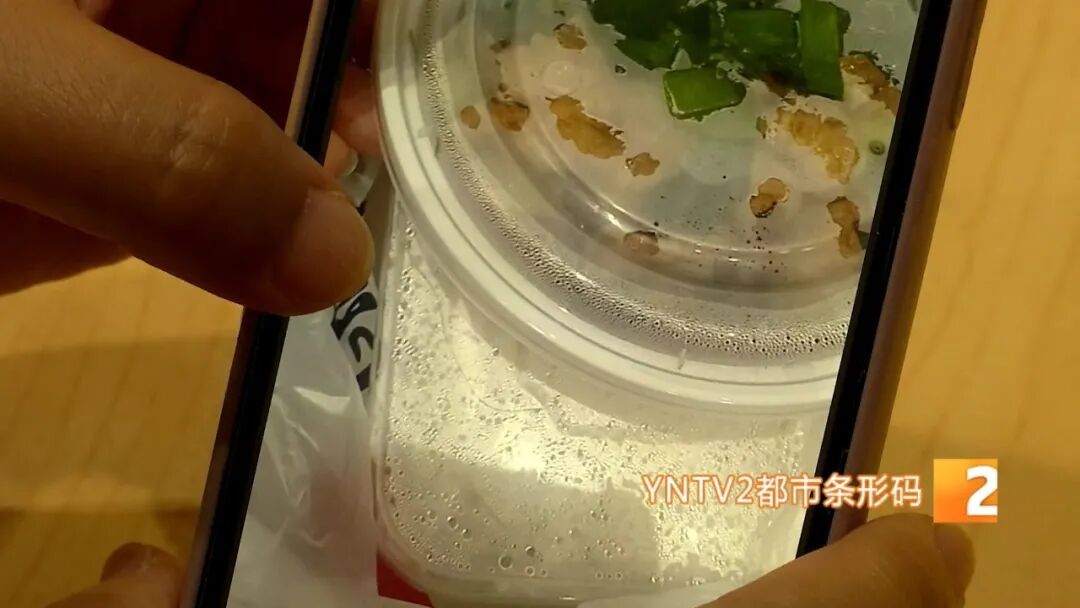 外卖店挂着“可堂食”的招牌，进去却只有一张桌子！新规出台，这些假堂食店要慌了……