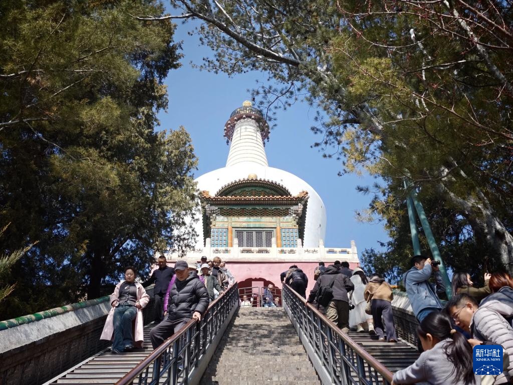 北海公园春色美 北海公园春色美