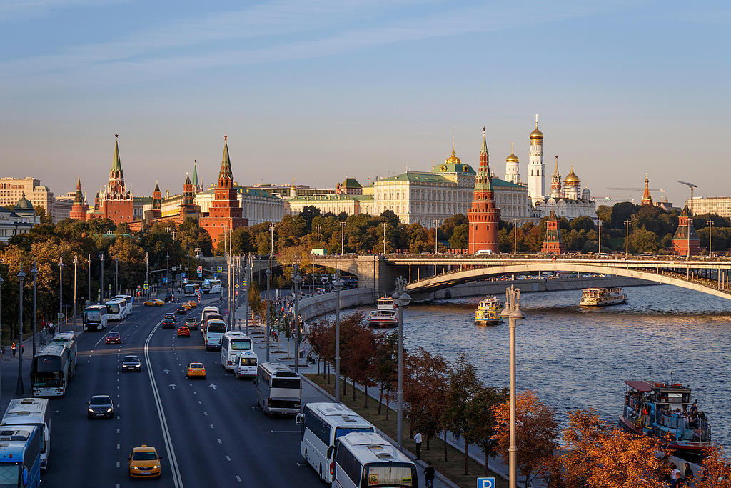 无人机来袭 俄莫斯科4个机场临时限制航班起降