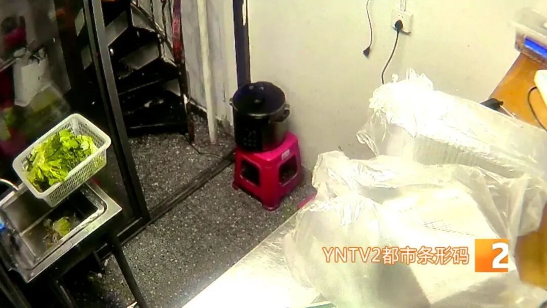 外卖店挂着“可堂食”的招牌，进去却只有一张桌子！新规出台，这些假堂食店要慌了……