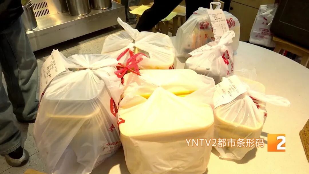 外卖店挂着“可堂食”的招牌，进去却只有一张桌子！新规出台，这些假堂食店要慌了……