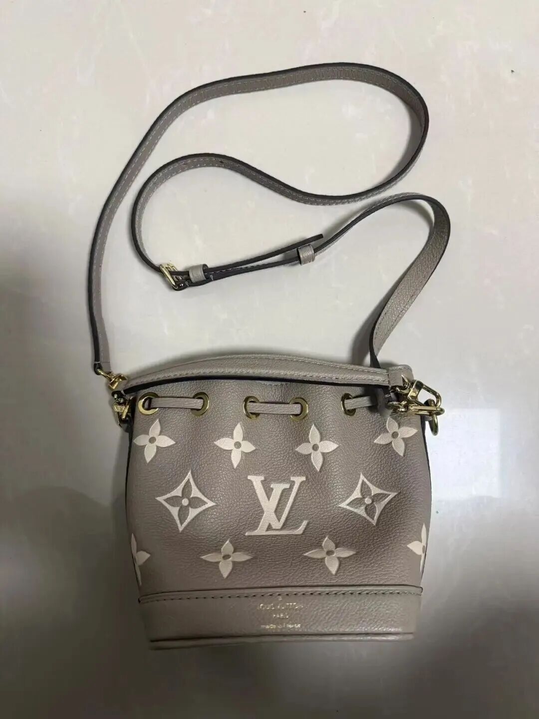 最亲的人伤我最深…… 最亲的人伤我最深……