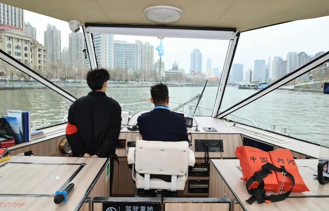 泛舟海河 满城春色