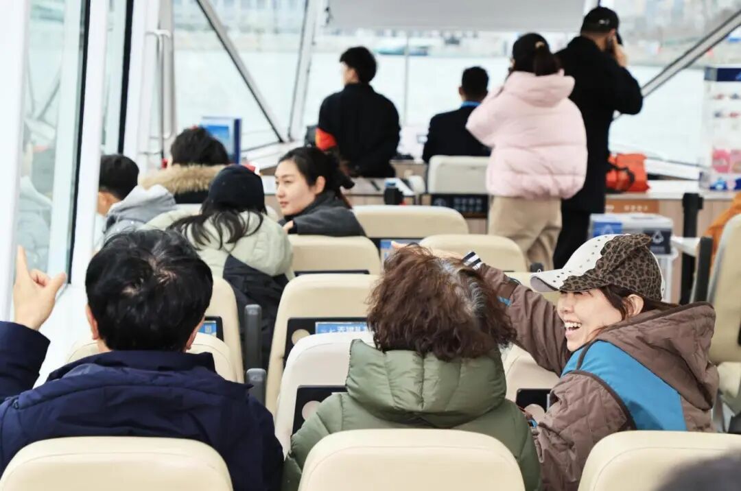 泛舟海河 满城春色