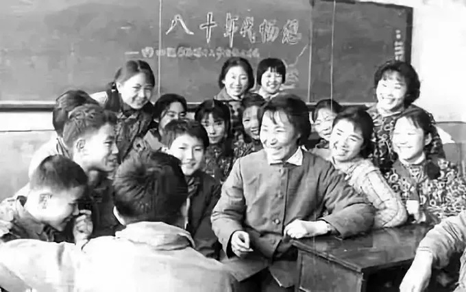 被无数老师视为偶像的于漪老师，走了……