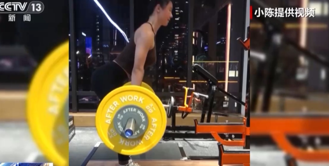 健身教练推荐“增肌神药”,女子注射后长出喉结、变“公鸭嗓”!央视曝光→ 健身教练推荐“增肌神药”,女子注射后长出喉结、变“公鸭嗓”!央视曝光→