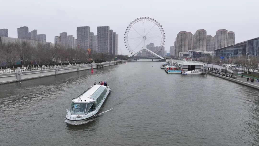 泛舟海河 满城春色
