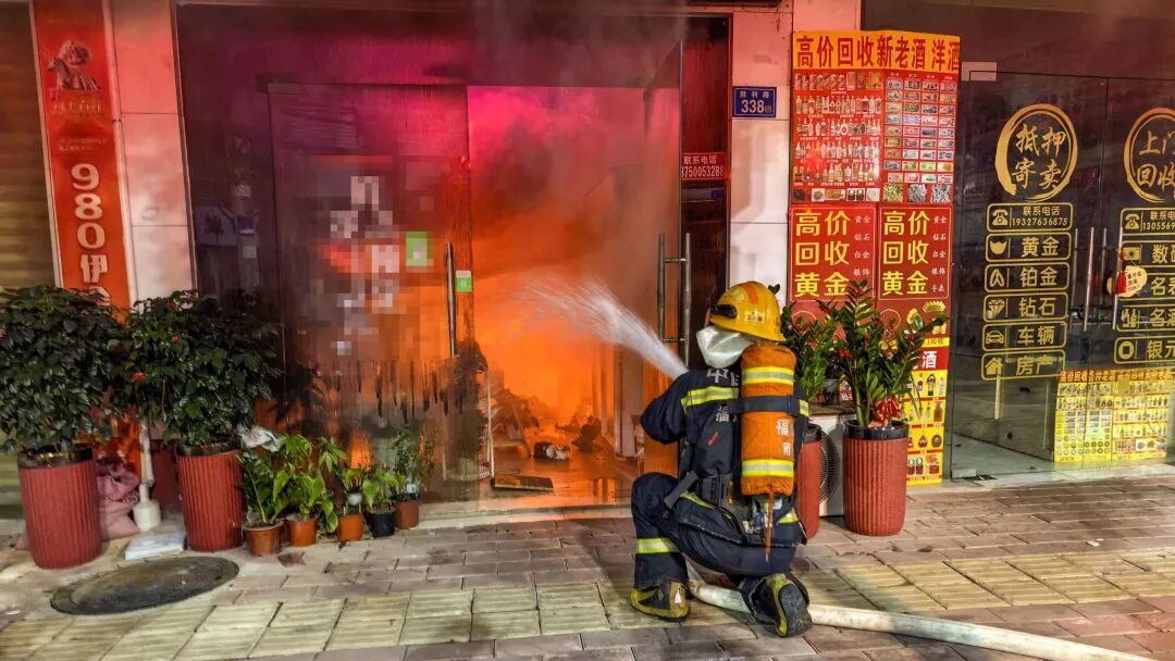 花店凌晨突然起火！“元凶”家家都有……