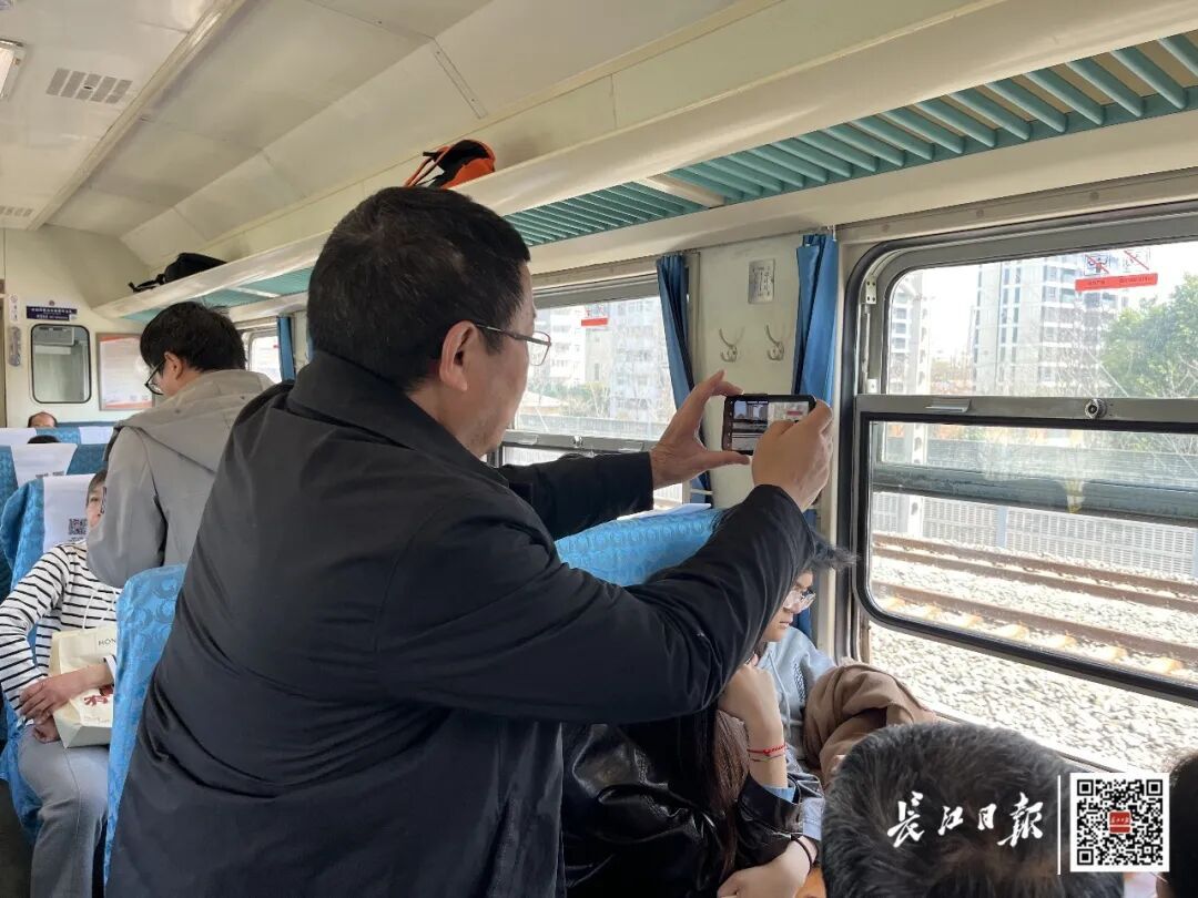 只要6元，今起在武汉开通！一上架秒售罄，有人宁愿全程站着也要来