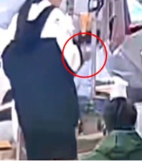 男孩吃完粉后向老板竖拇指称赞好吃，老板：疲惫被治愈，网友评：小孩哥一定经常被表扬