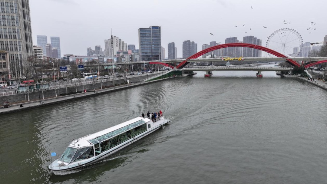 泛舟海河 满城春色