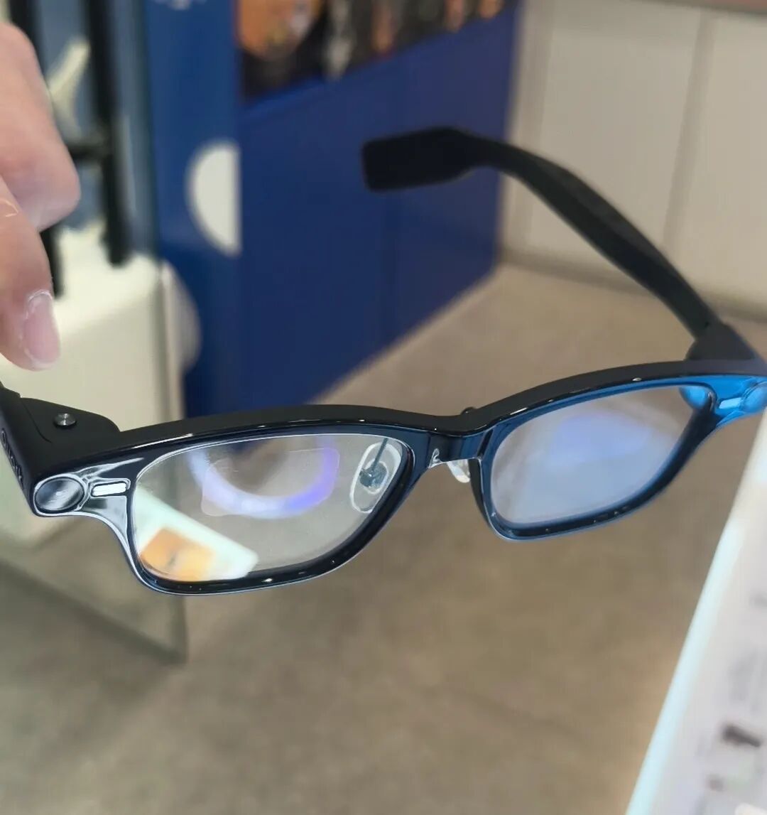 AI智能眼镜火了,东北网友担心:洗大澡时会不会被拍照? AI智能眼镜火了,东北网友担心:洗大澡时会不会被拍照?