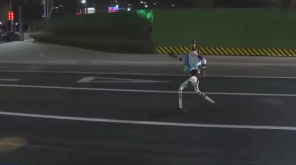 赛事全面升级！下月开跑！2026北京亦庄人形机器人半马完成首场练习测试