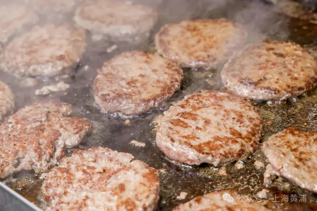 2小时已卖出5万只!上海市中心人人人人人,排起长队...日销量直冲15万只 2小时已卖出5万只!上海市中心人人人人人,排起长队...日销量直冲15万只