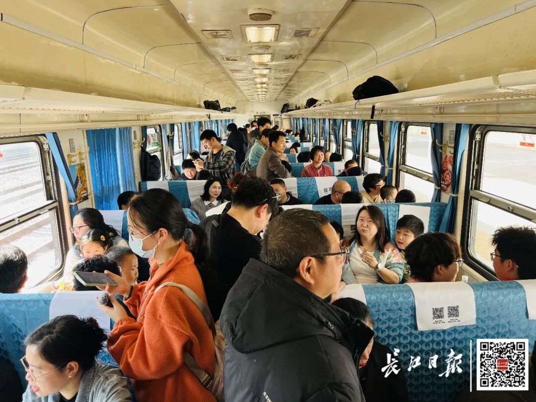 只要6元，今起在武汉开通！一上架秒售罄，有人宁愿全程站着也要来