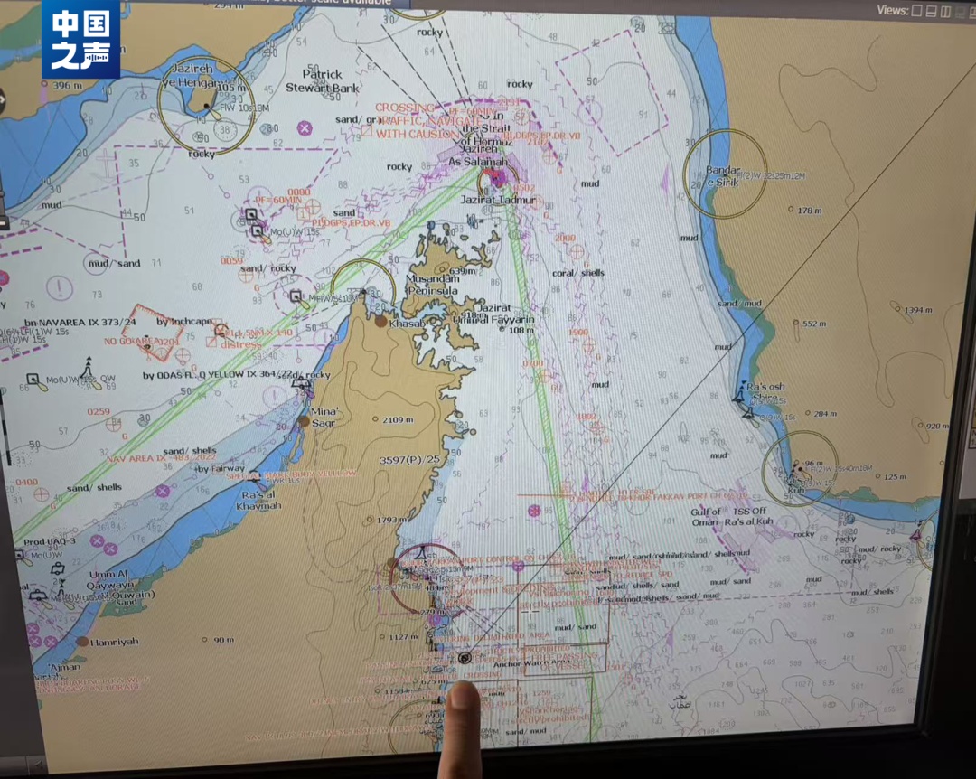 多名海员滞留霍尔木兹海峡，中国小伙建“家书电台”帮同胞报平安