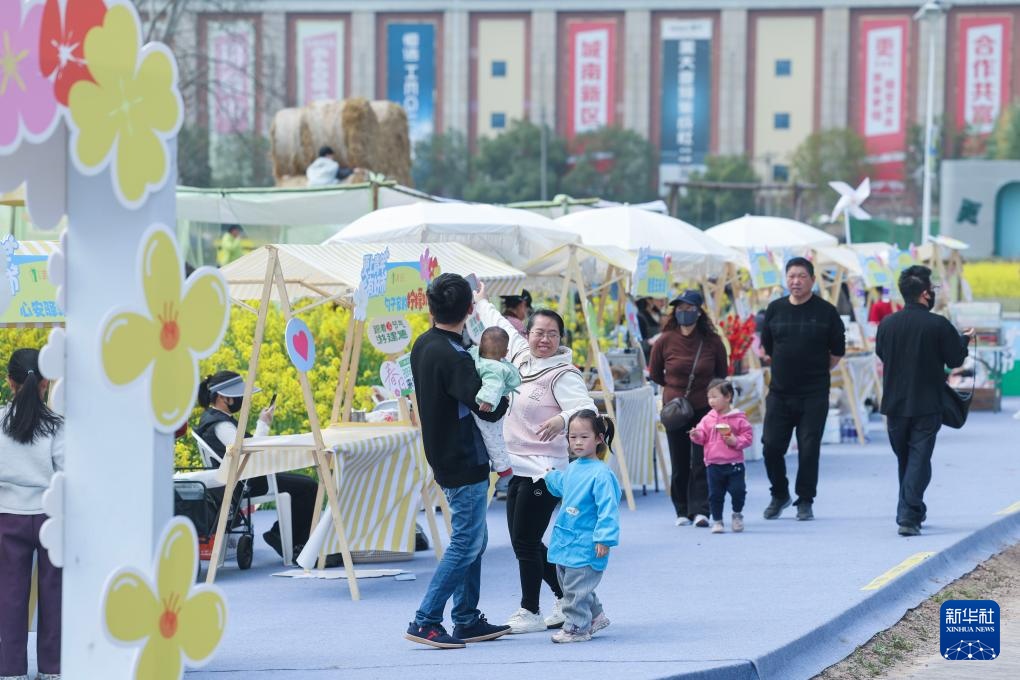 浙江建德:“以花为媒”释放“春日经济”消费新活力 浙江建德:“以花为媒”释放“春日经济”消费新活力