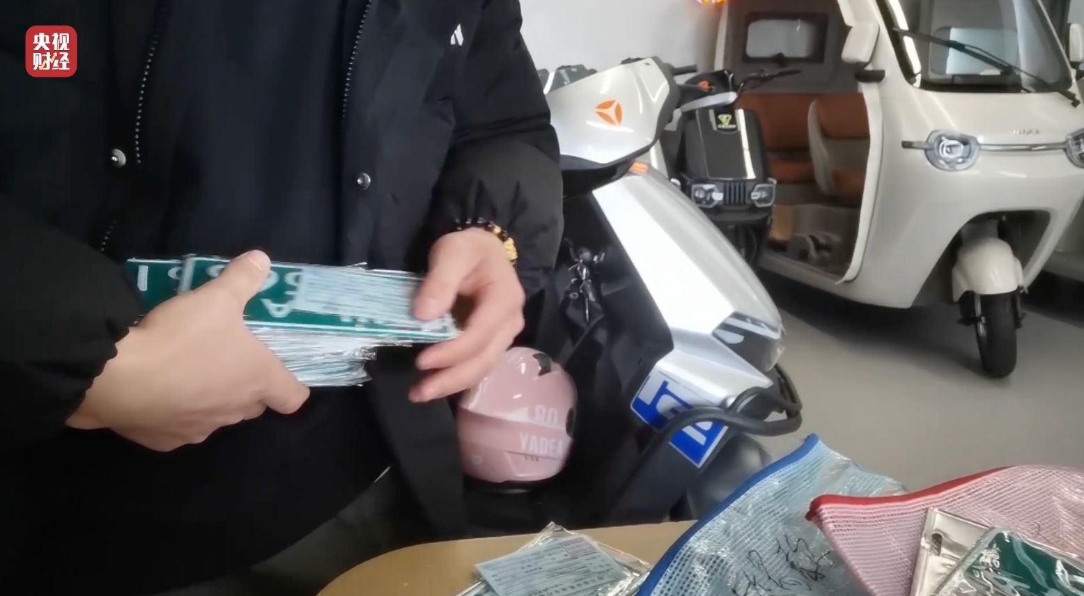 315曝光狂飙的租赁电动自行车，央视点名哈啰租电动车等违反新国标