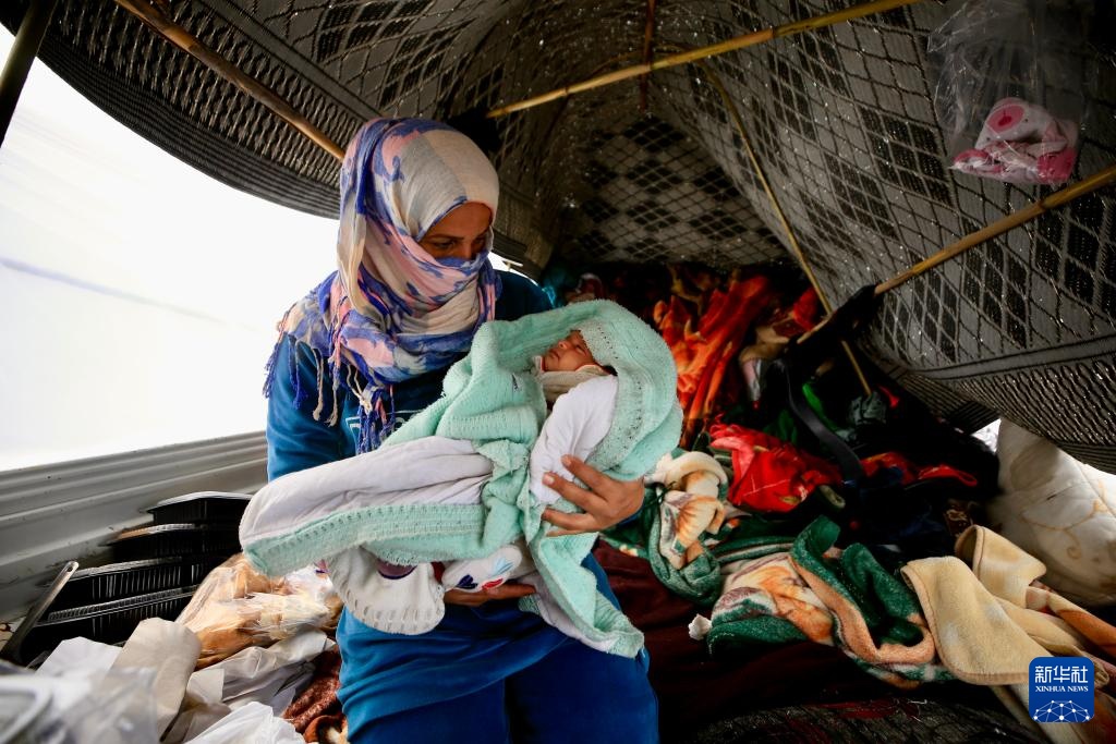 黎巴嫩南部民众流离失所 黎巴嫩南部民众流离失所