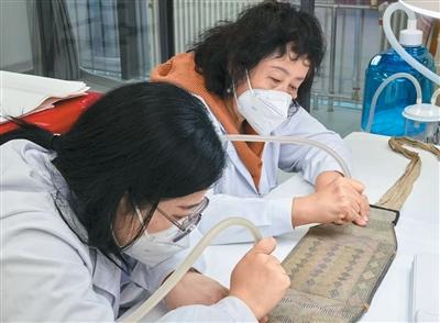 内蒙古博物院有家“文物医院” 内蒙古博物院有家“文物医院”