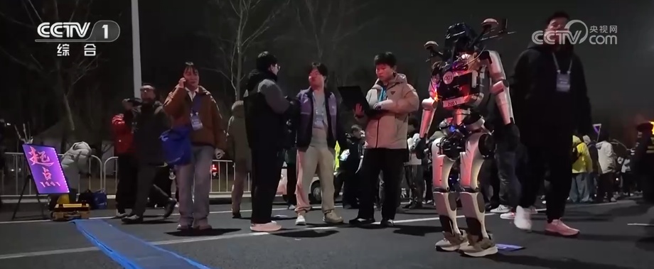 有了“保险盾”应用更安心 给智能机器人融入千行百业吃下“定心丸”