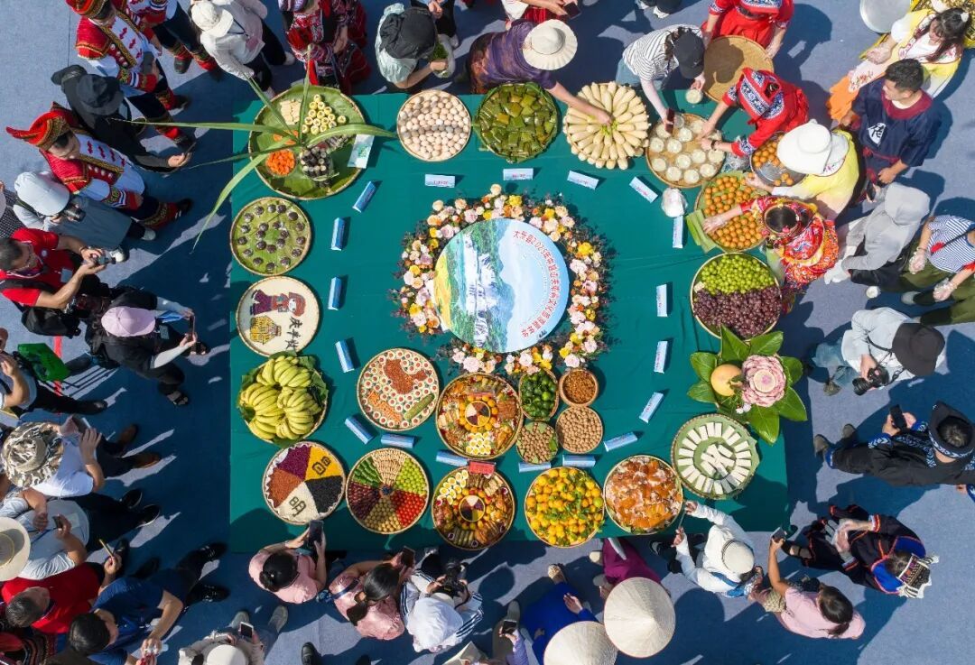 拒绝走马观花!去县城“沉浸式做一天当地人”,火了! 拒绝走马观花!去县城“沉浸式做一天当地人”,火了!