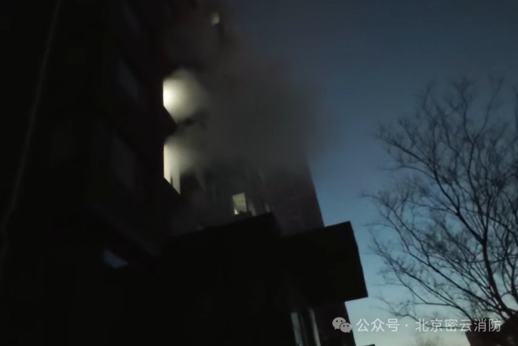 高层住宅起火，楼内50人零伤亡！只因做到关键一点