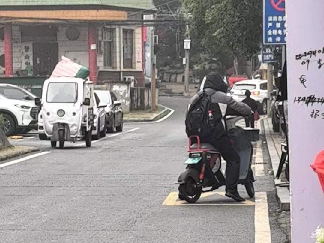 “男友”要取8万元现金炒股？民警当场拦截！