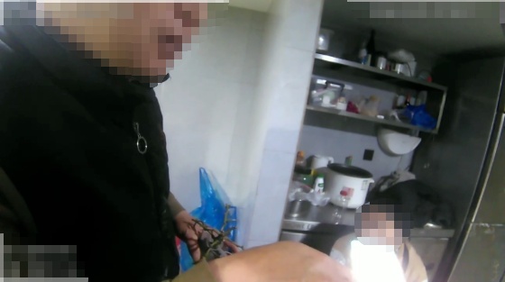 妻子花5000元买电影票，丈夫发现后报了警：我一直劝，但她不听……