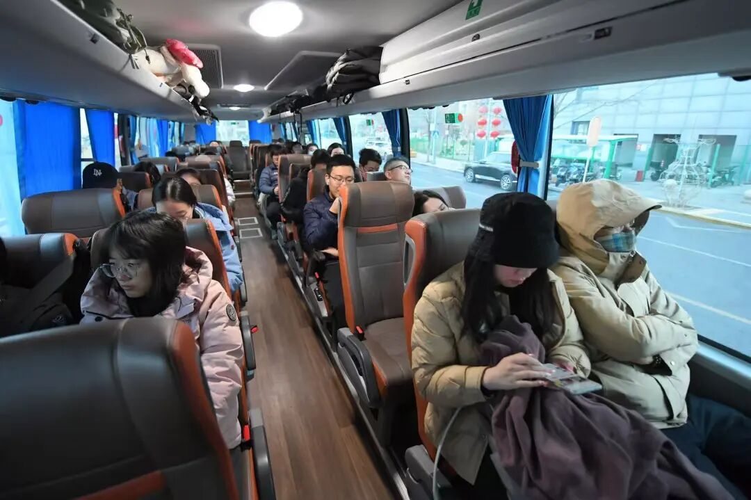 今天,京津冀定制快巴京雄通勤线路正式开通! 今天,京津冀定制快巴京雄通勤线路正式开通!