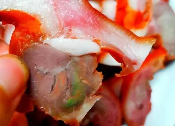 “荧光”猪肉、“小字”提醒、二手车调表 这些坑别踩→