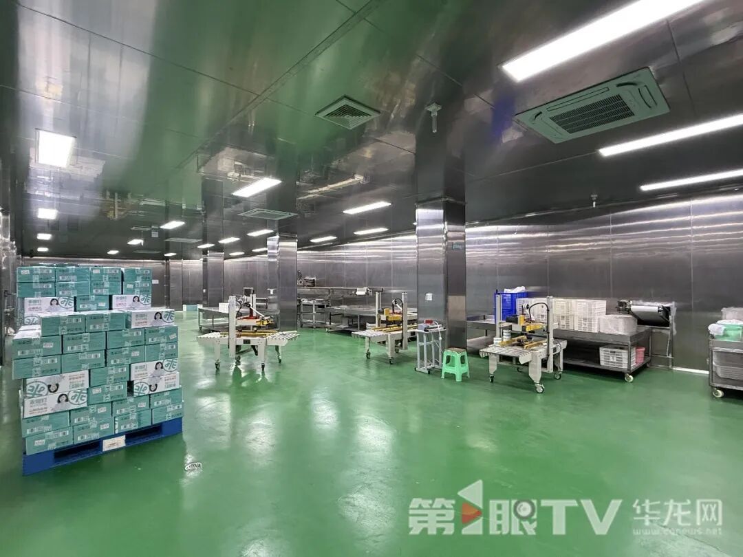 现场直击！央视“3·15”晚会曝光“漂白鸡爪”， 重庆市市场监管执法人员连夜调查处置