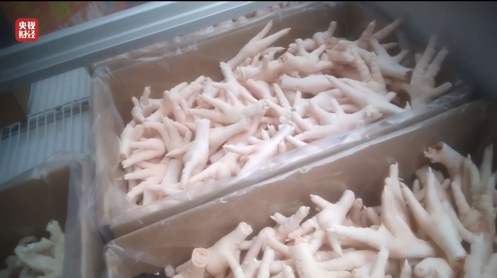 315晚会曝光漂白鸡爪，生产车间环境脏乱不堪