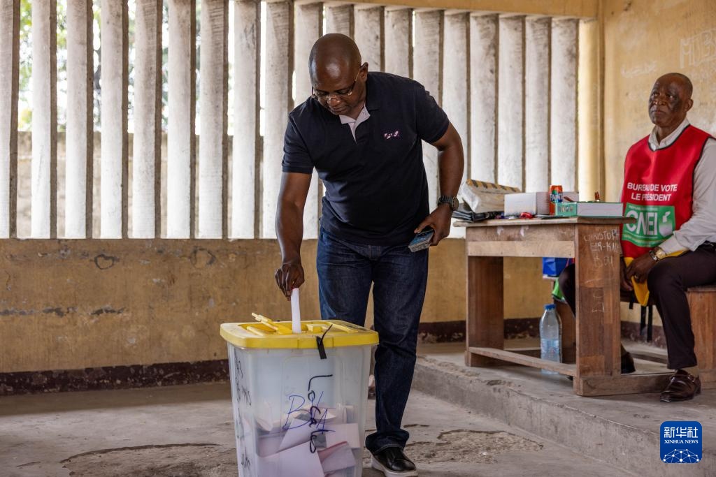 刚果（布）举行总统选举