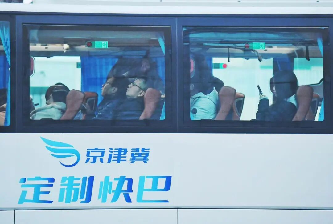 今天,京津冀定制快巴京雄通勤线路正式开通! 今天,京津冀定制快巴京雄通勤线路正式开通!