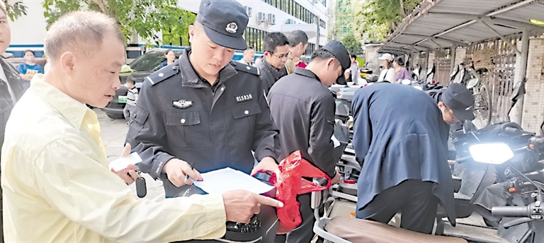 监控看到眼花，民警两天两夜蹲守……这两个“黑影”嫌疑人落网了！