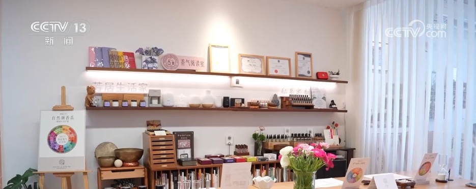 为“心动”买单 为“情绪”奔赴 解锁“小确幸”“悦己”背后的消费蓝海