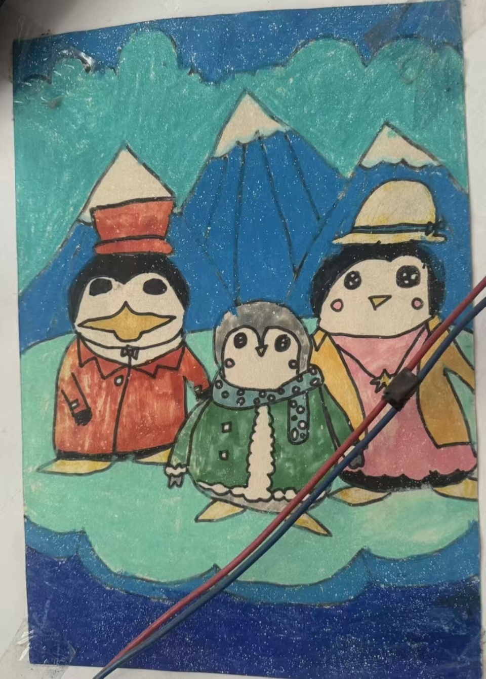 租客发现前租户小孩在墙上留下的一句话和几副画，引网友牵挂：看到了曾经的自己