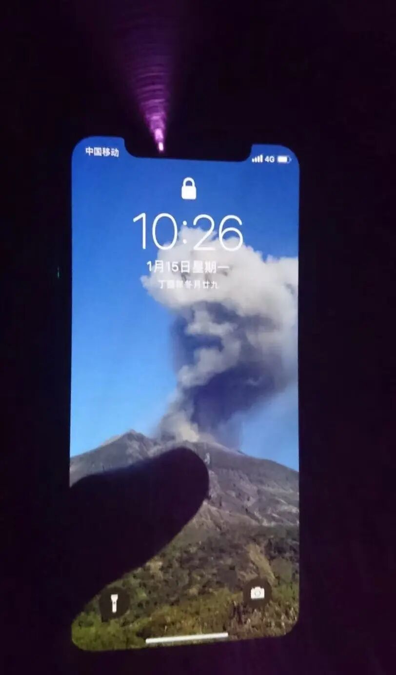 人脸认证会拍到上半身？闪烁的红绿蓝光有啥用？