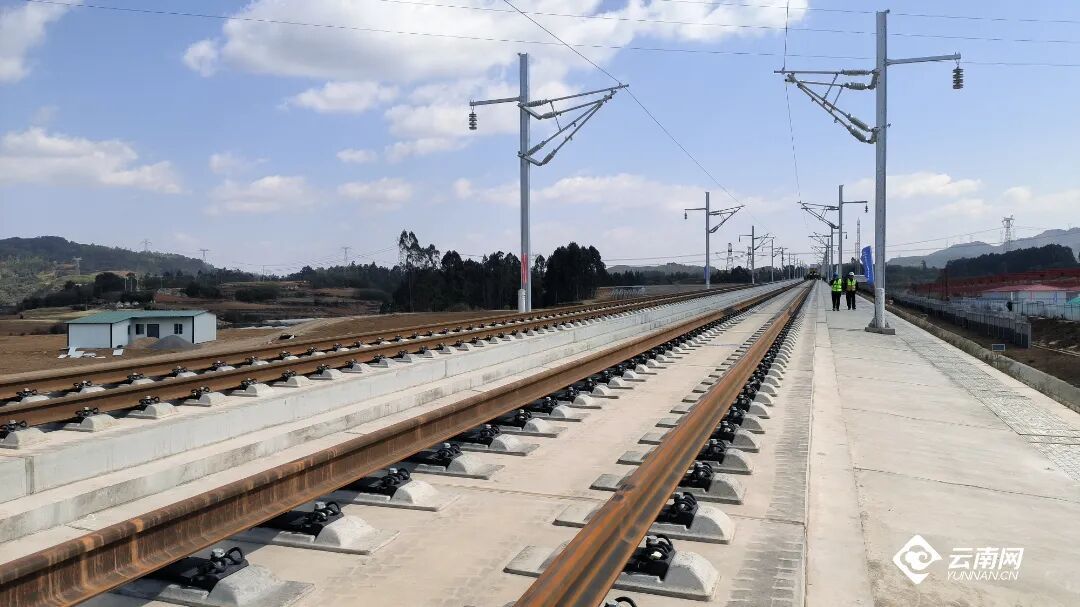 重大进展！渝昆高铁云南段正式铺轨