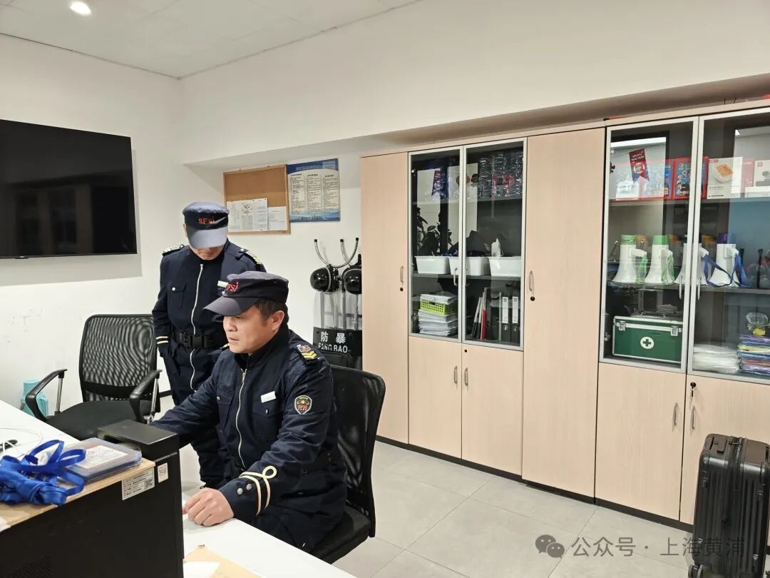 上海这里的保安火了！被粉丝要签名："世界上最可爱的保安"！