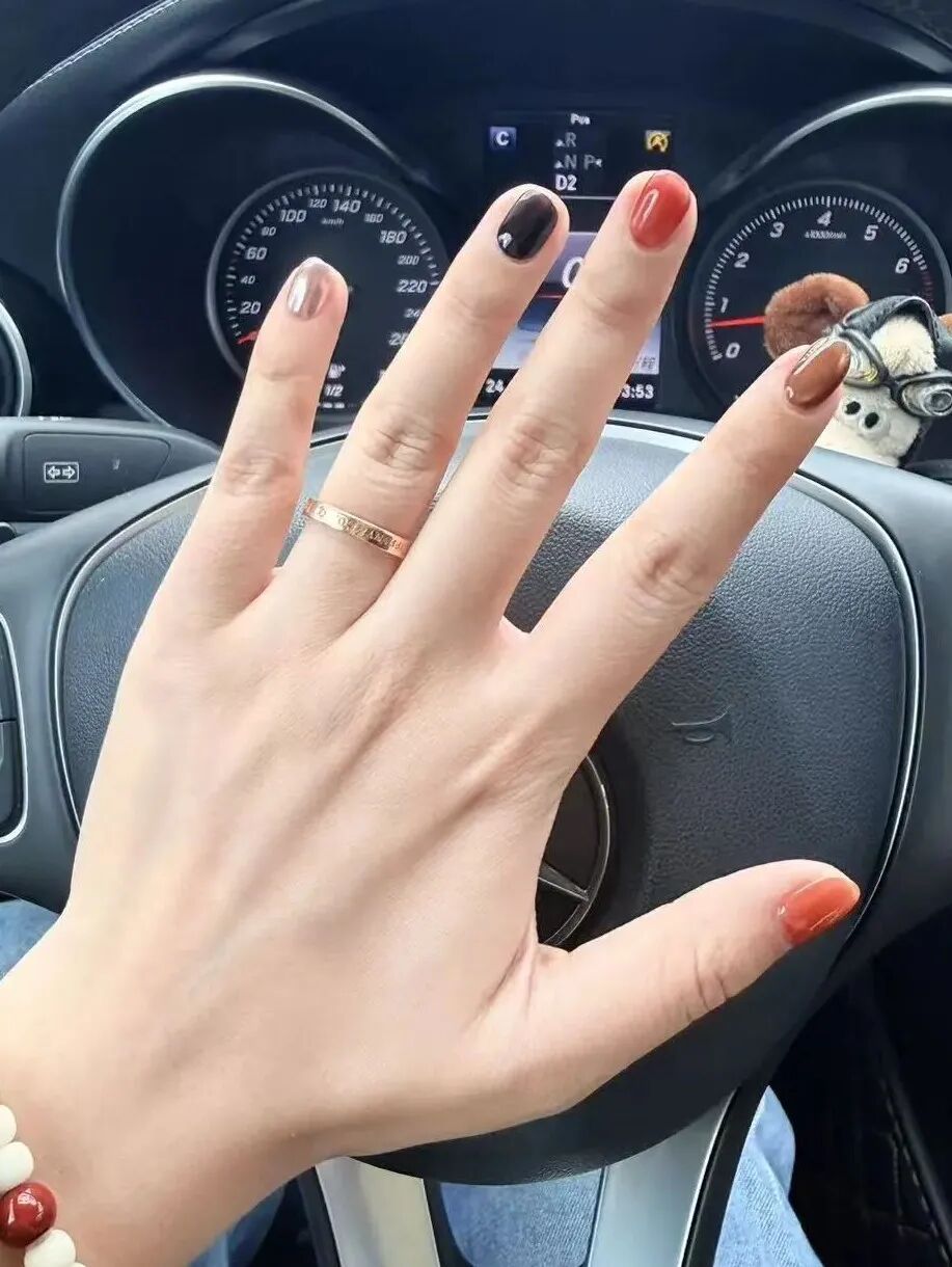 爱美也要爱健康！记得给指甲放个“长假”