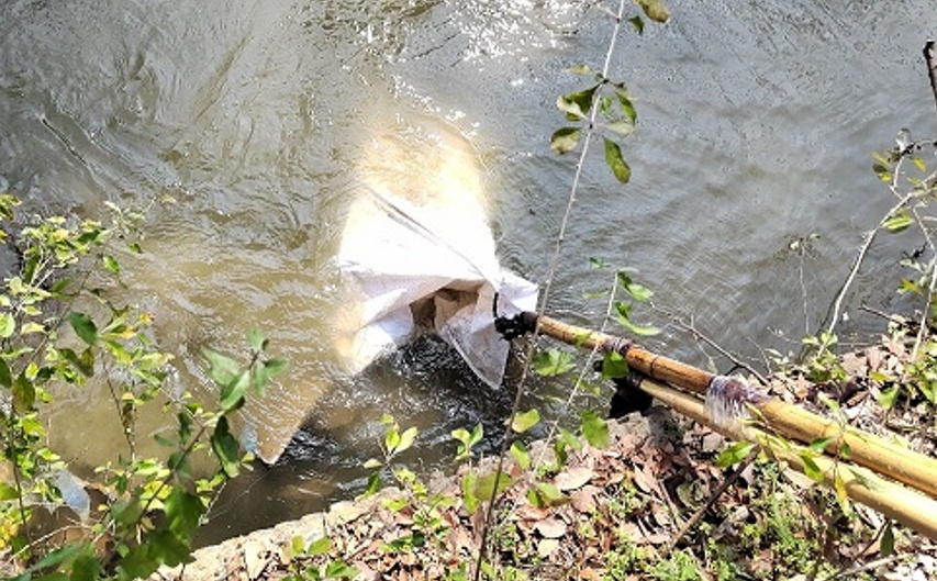 海宁一市民报警称家中失窃，第二天警方从河里打捞上一个保险箱……