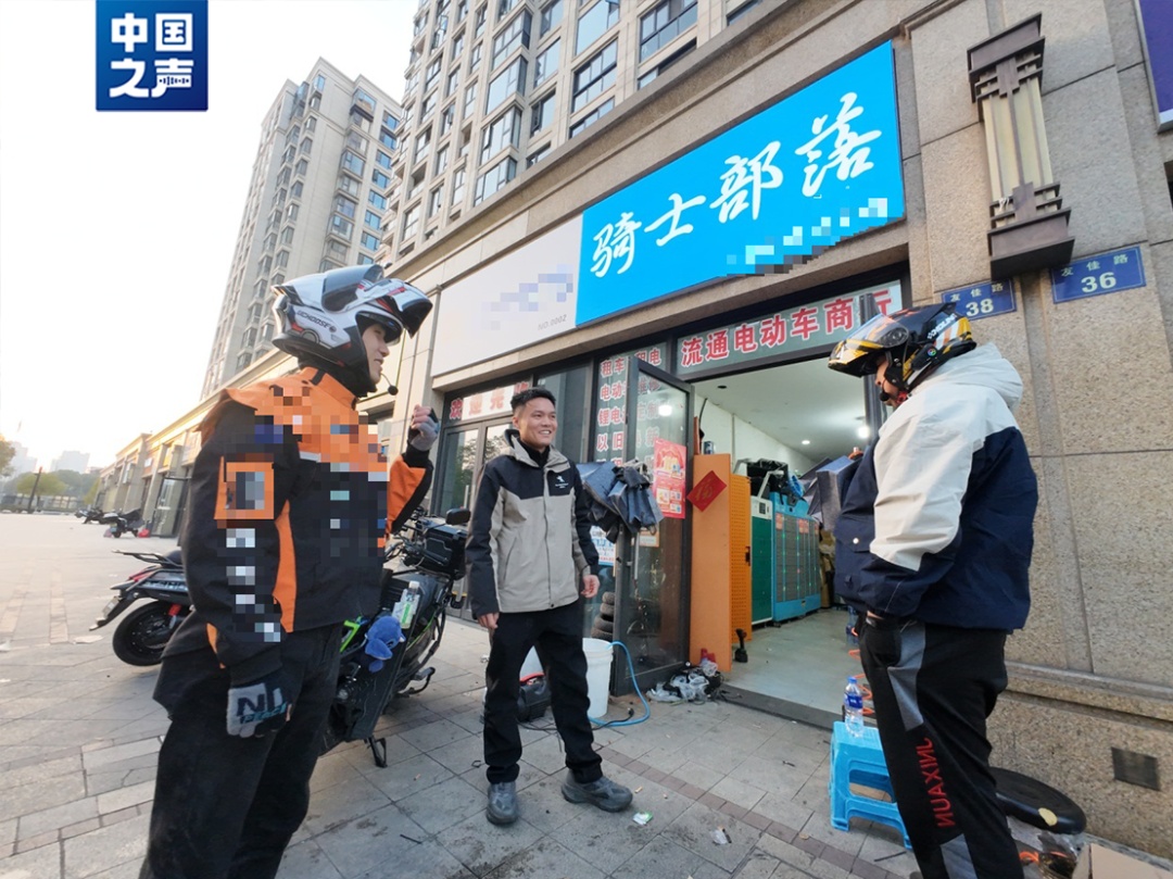 他的微信好友，为何有6000多名外卖员？