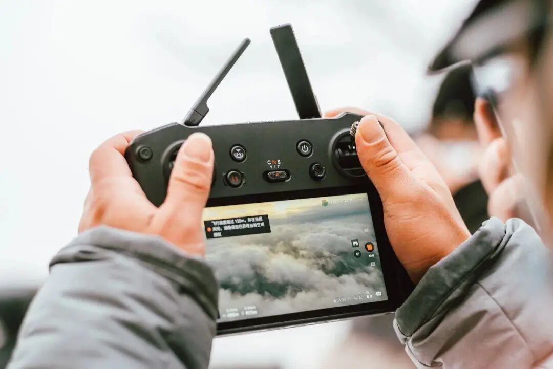 无人机“黑飞”至8000米高空，国安部：已对涉案人员采取刑事强制措施