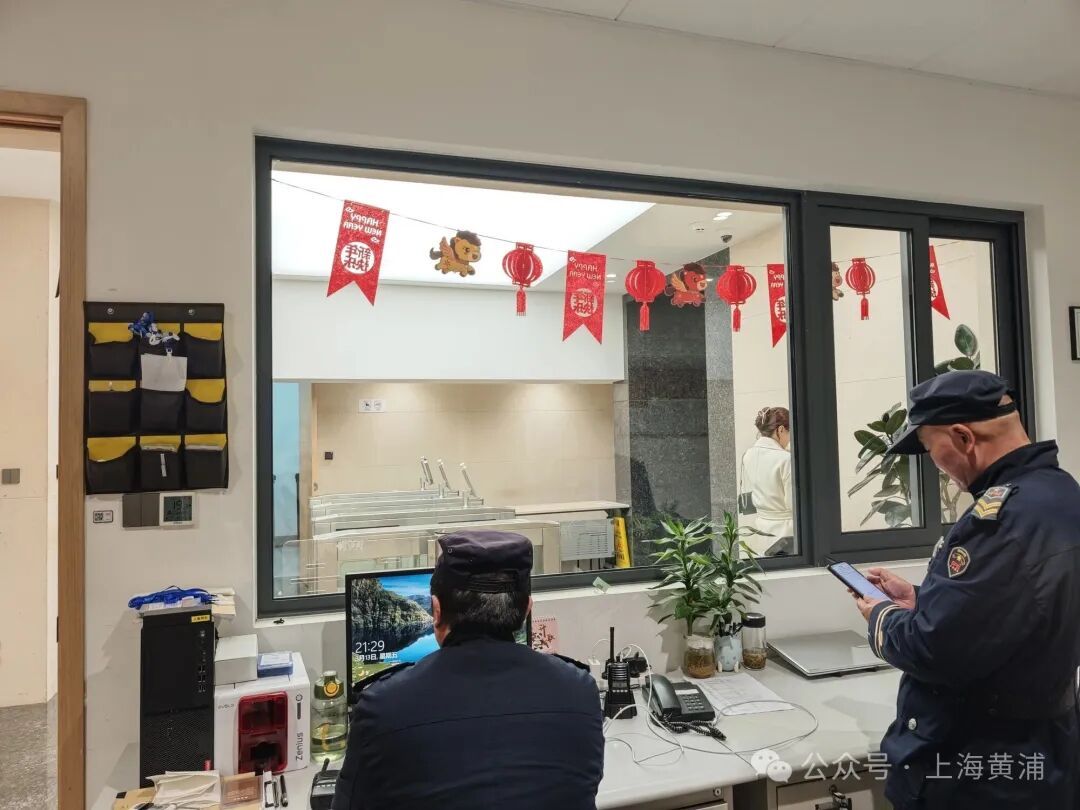 上海这里的保安火了！被粉丝要签名："世界上最可爱的保安"！