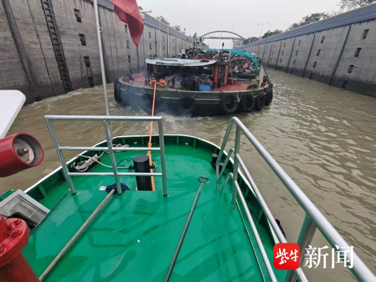 货轮运河失控险酿险情，镇江 “运河 919” 极速驰援化险为夷
